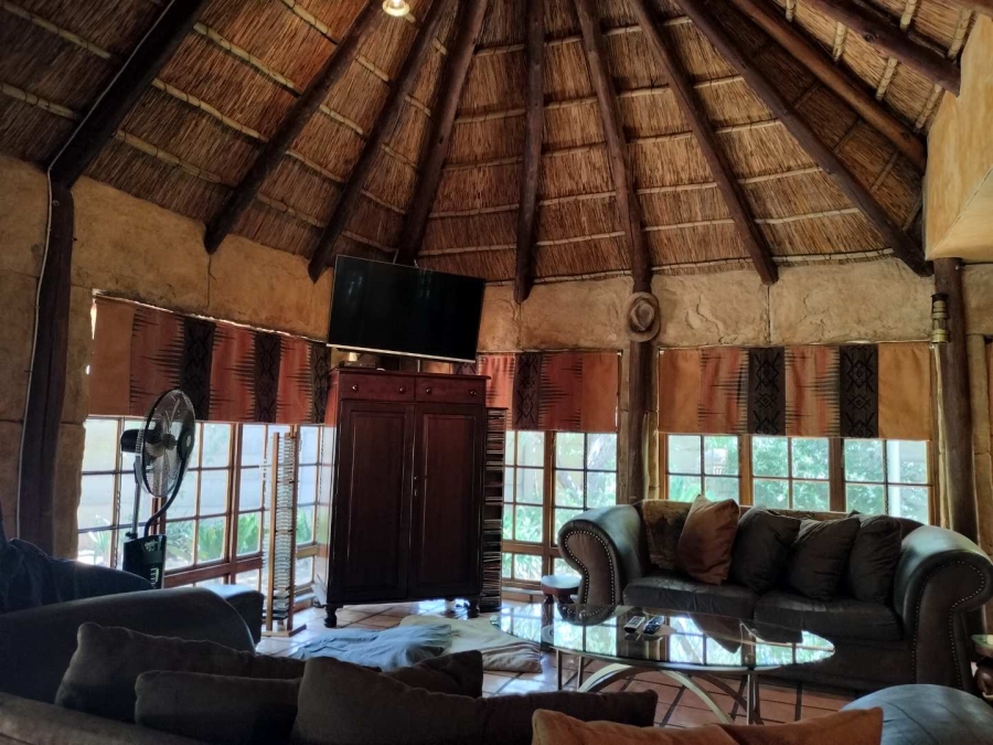 4 Bedroom Property for Sale in Langenhovenpark Free State